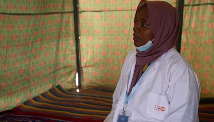 Dr. Ikhlas is an obstetrician displaced from El Fasher, who is now working with a UNFPA medical team at Al Affad displacement camp, in Sudan’s Northern State. © UNFPA Sudan
